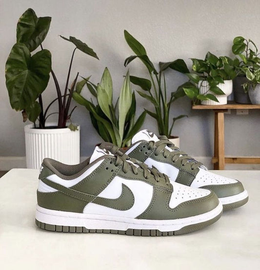 DUNK LOW OLIVE GREEN