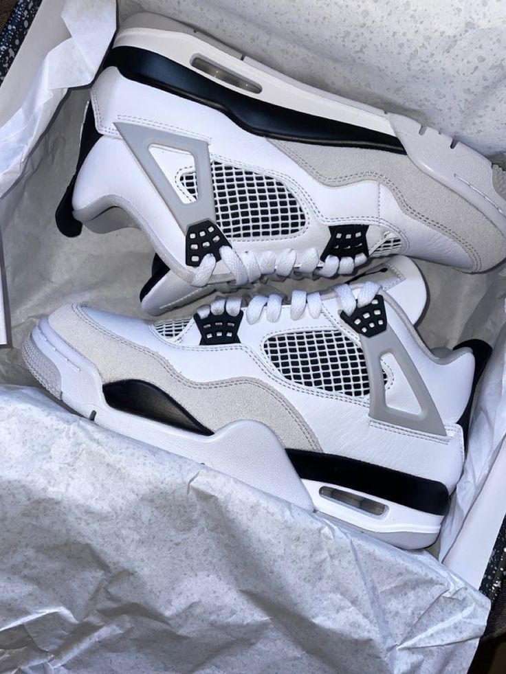 AJ4 Retro SB Grey Black