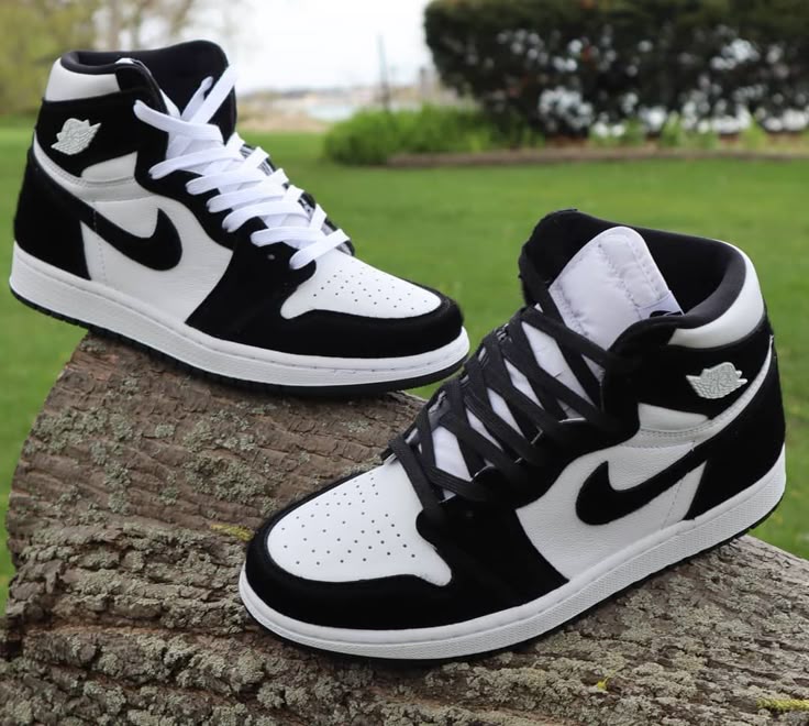AJ1 High Black And White