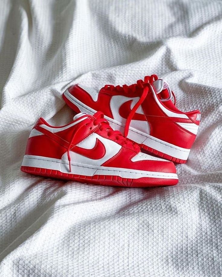 DUNK LOW RED