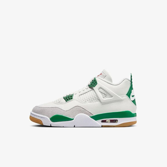 AJ4 Retro SB Pine Green