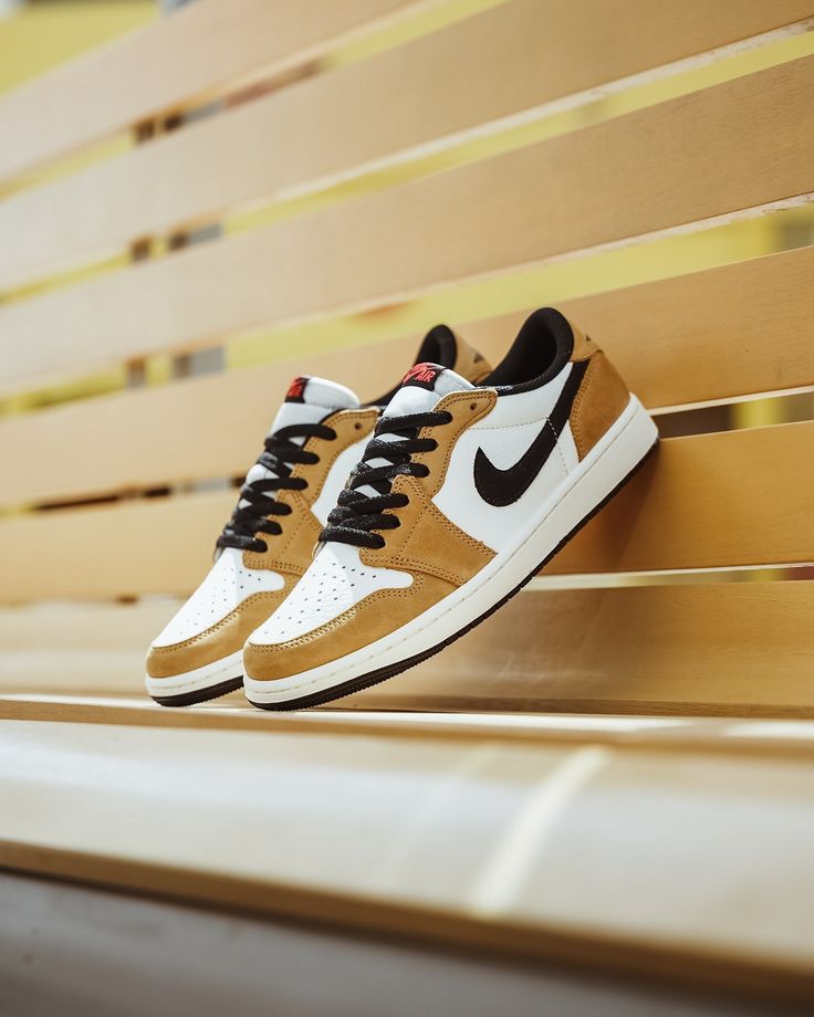 AJ1 LOW GOLDEN HARVEST