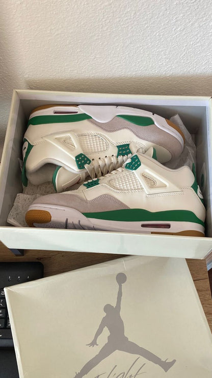 AJ4 Retro SB Pine Green